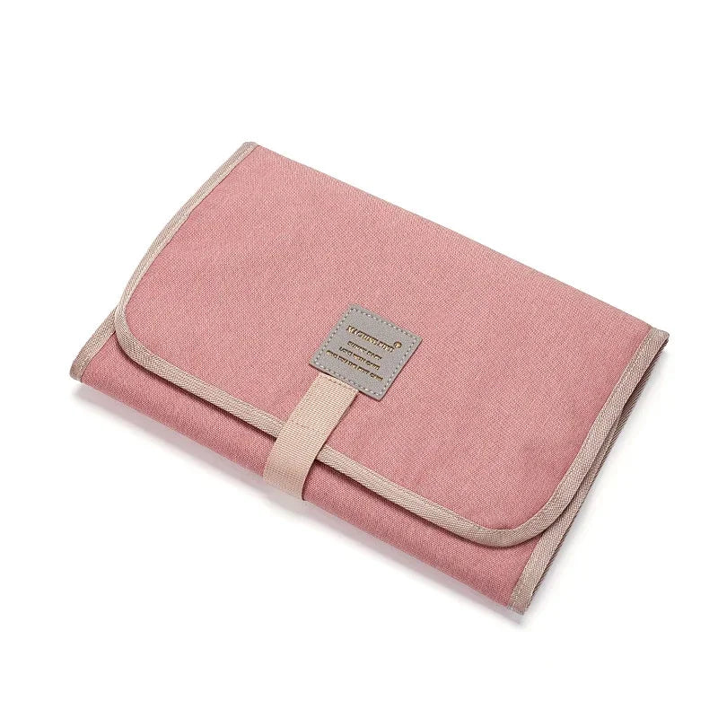 Tapis à Langer Imperméable Portable – Pliable, Lavable & Compact pour Voyage